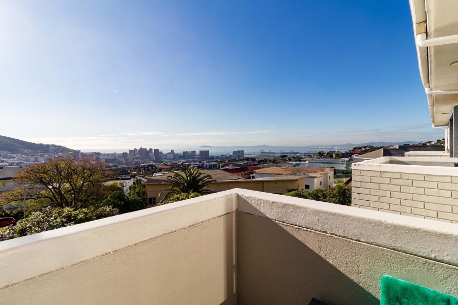 1 Bedroom Property for Sale in Vredehoek Western Cape